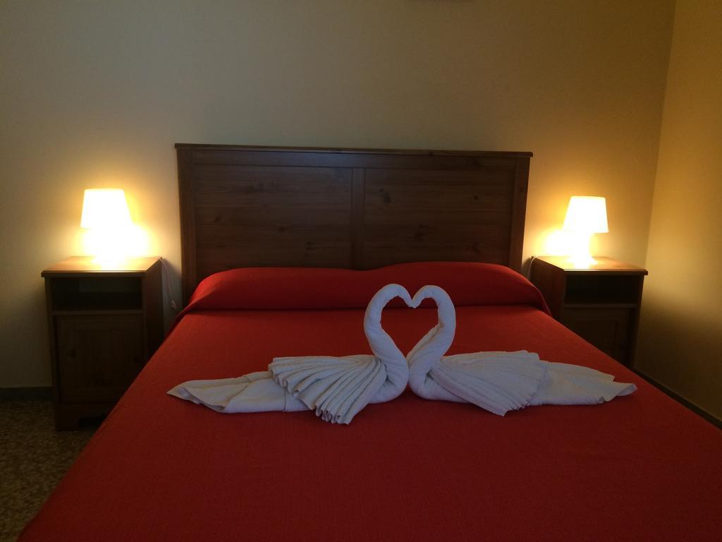 Apartamentos Dominguez Calera 객실 사진